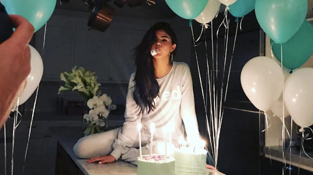 Música de Selena Gomez para aniversário